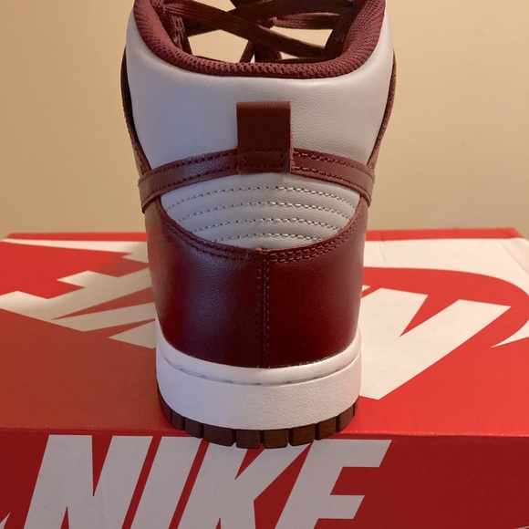 NIKE DUNK HI RETRO - Picture 3 of 5